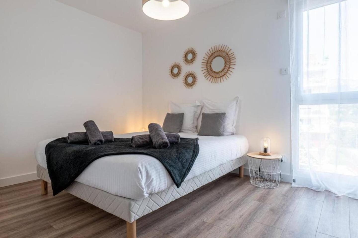 La Belle Vue - Garage Terrasse Wi-Fi Netflix Disney+ Annecy Bagian luar foto